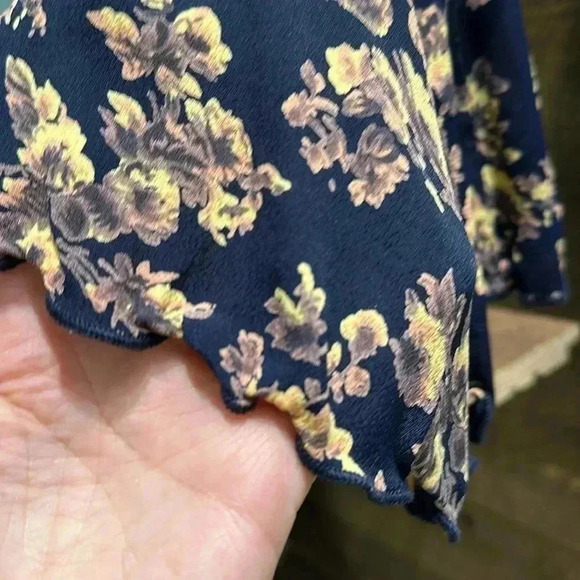 Free People Flowing Floral Tank Top – Open Back – Size M – Navy Blue - Picture 7 of 13